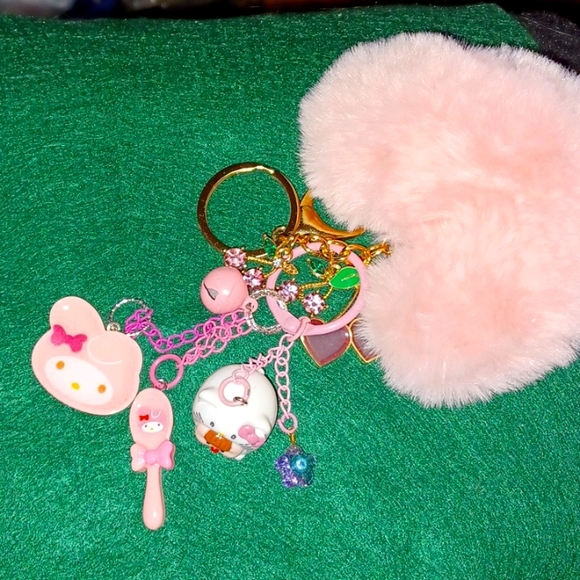 MY MELODY Book, Wristlet/Makeup sachel, and Keychain - Picture 11 of 12